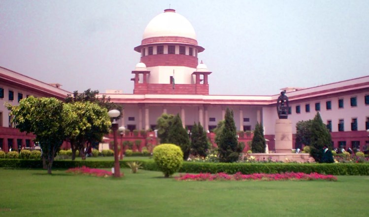 No commercial activities within 500 metres of Taj Mahal: SC